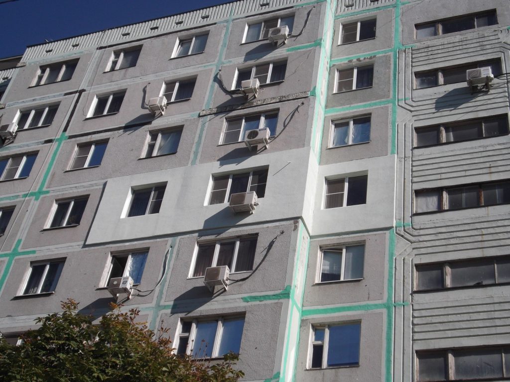 ÐÐ»Ð°Ð¼Ð°Ð½Ñ ÐºÑÑÑÐºÐ¸ Ñ ÑÑÐ°Ð²Ð¼Ð° Ð³Ð¾Ð»Ð¾Ð²Ð¸: Ð² ÐÐ¾Ð»ÑÑÑ ÑÐ¾Ð»Ð¾Ð²ÑÐº Ð²Ð¸ÑÑÑÐ¸Ð±Ð½ÑÐ² Ð· Ð²ÑÐºÐ½Ð° Ð¿ÑÑÐ¼Ð¾ Ð½Ð° ÑÐºÑÐ°ÑÐ½ÑÑ. ÐÐ½ÑÐ² ÐºÐ²Ð°ÑÑÐ¸ÑÑ ÑÐ¿ÐµÑÑÐ°Ð»ÑÐ½Ð¾ Ð½Ð° Ð´Ð¾Ð±Ñ